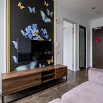 Butterfly Room 1Br Scarletz Suites Klcc Pool Gym