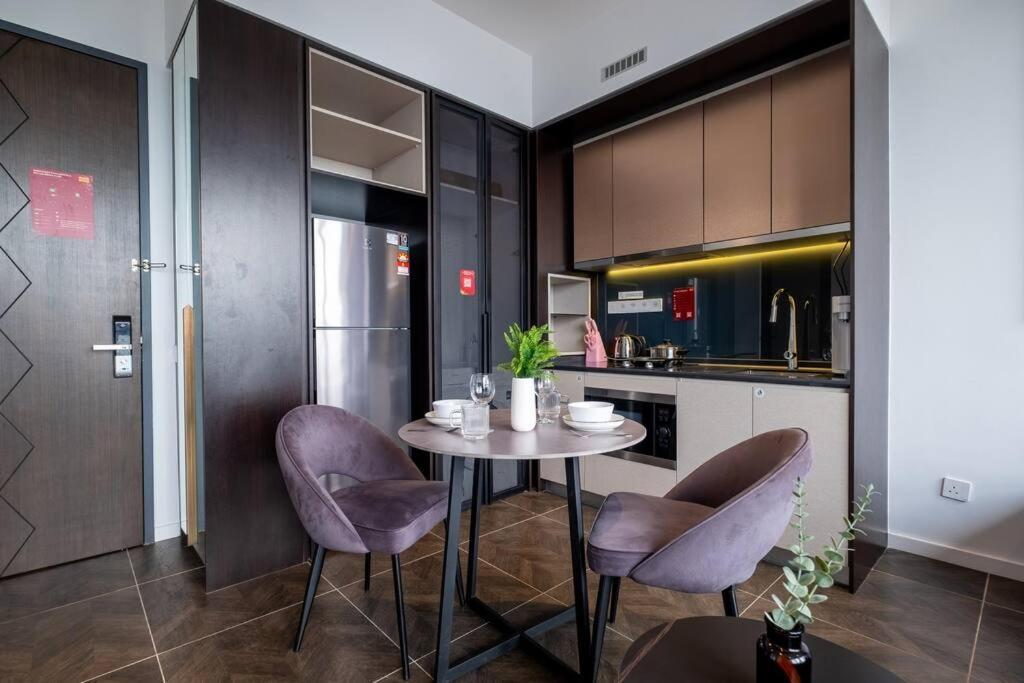 Butterfly 1br Scarletz Klcc Pool Gym Kuala Lumpur