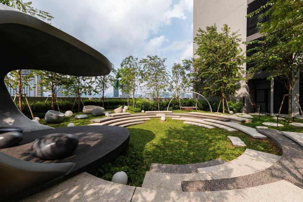 Butterfly 1br Scarletz Klcc Pool Gym Pangsapuri