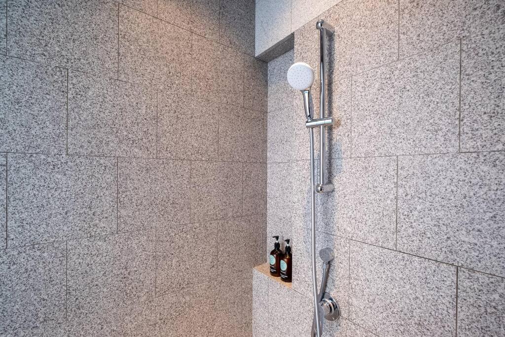 Butterfly 1br Scarletz Klcc Pool Gym Kuala Lumpur